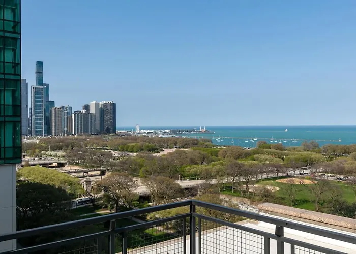 Downtown 3bd Penthouse Mich Views Gym #13 Apartment *