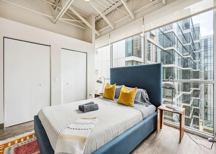 Downtown 3bd Penthouse Mich Views Gym #13 Apartment *
