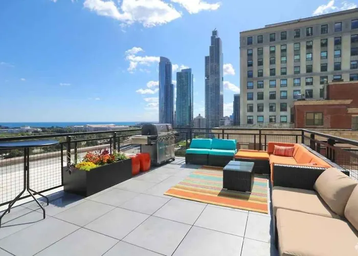 Downtown 3bd Penthouse Mich Views Gym #13 Apartment